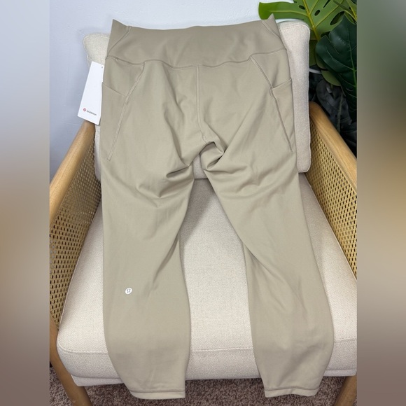 NWT Wunder Train High-Rise Tight With Pockets 25" Size 14 - Picture 5 of 8